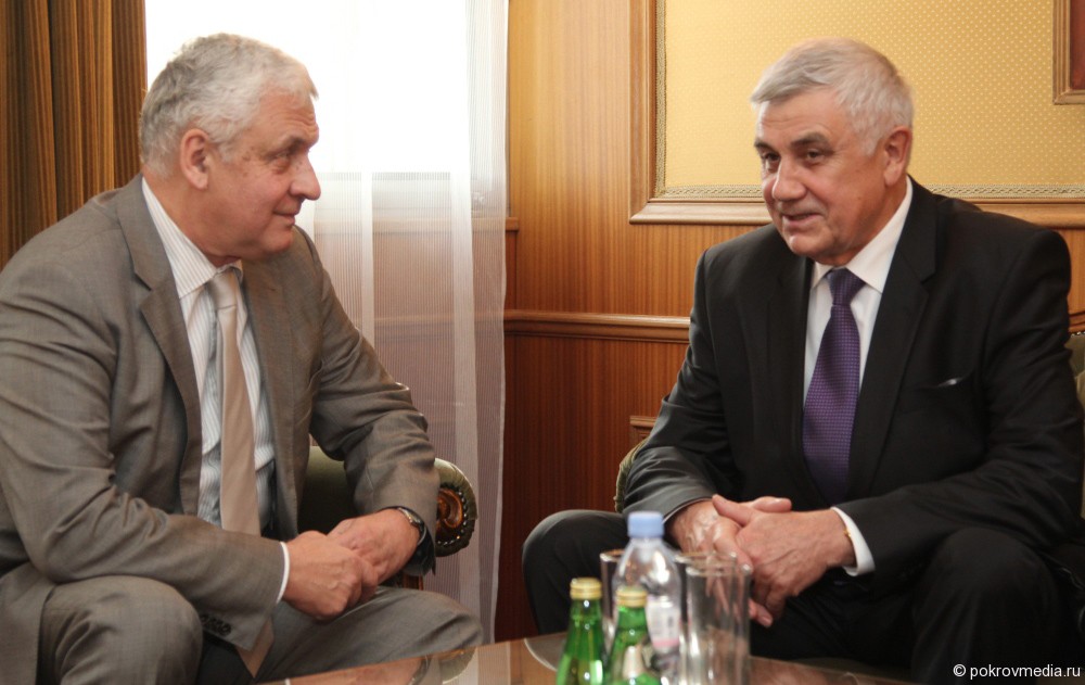 В ходе беседы с послом Николай Виноградов коснулся восстановления владимирских дворянских усадеб