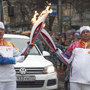 Владимир принял эстафету Олимпийского огня учителя