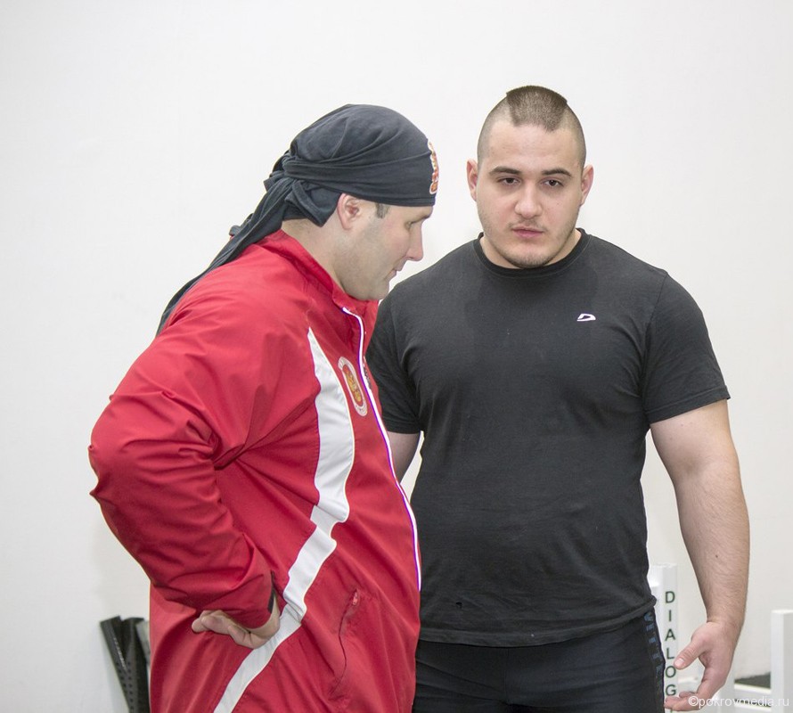 Слева тяжелоатлет Дмитрий Касатов, справа Вячеслав Новиков