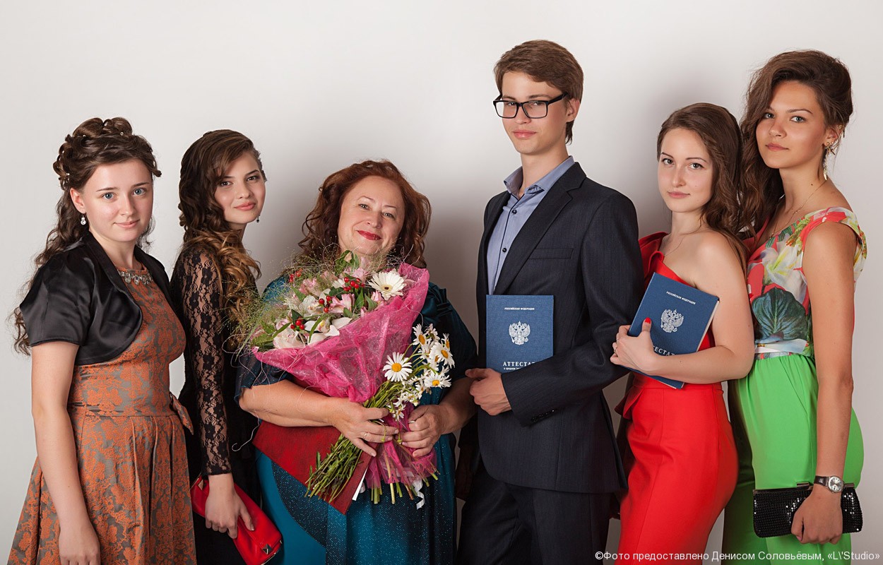 Н. А. Тимофеева с выпускниками 2013 года.