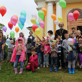 Летний праздник для детей Покровского детского дома