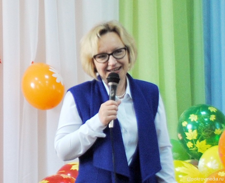 Поздравление заместителя главы Администрации города Покров Л. В. Сулоевой
