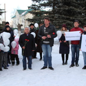 Жители города Владимира и области почтили память погибших в Кемерово